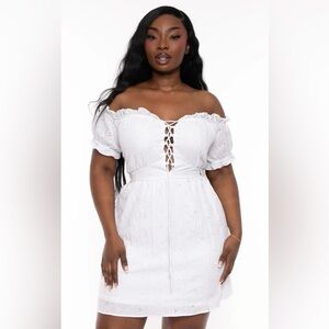 NWT Plus Size White Eyelet Off the Shoulder Plunge Lace Up Dress